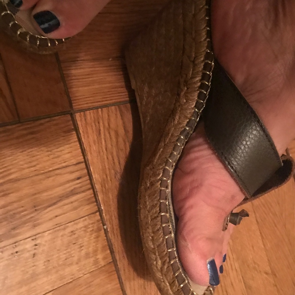 Burberry Brown Leather w/gold trim Espadrilles - Picture 4 of 6